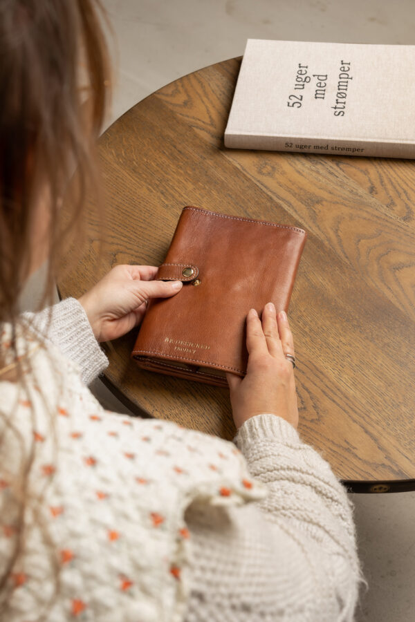 Project 7 - Walnut/Gold